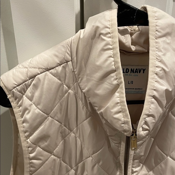 Old Navy Quilted Vests in Blue, Red/Blk buffalo plaid and Cream. All sz large - Picture 7 of 7